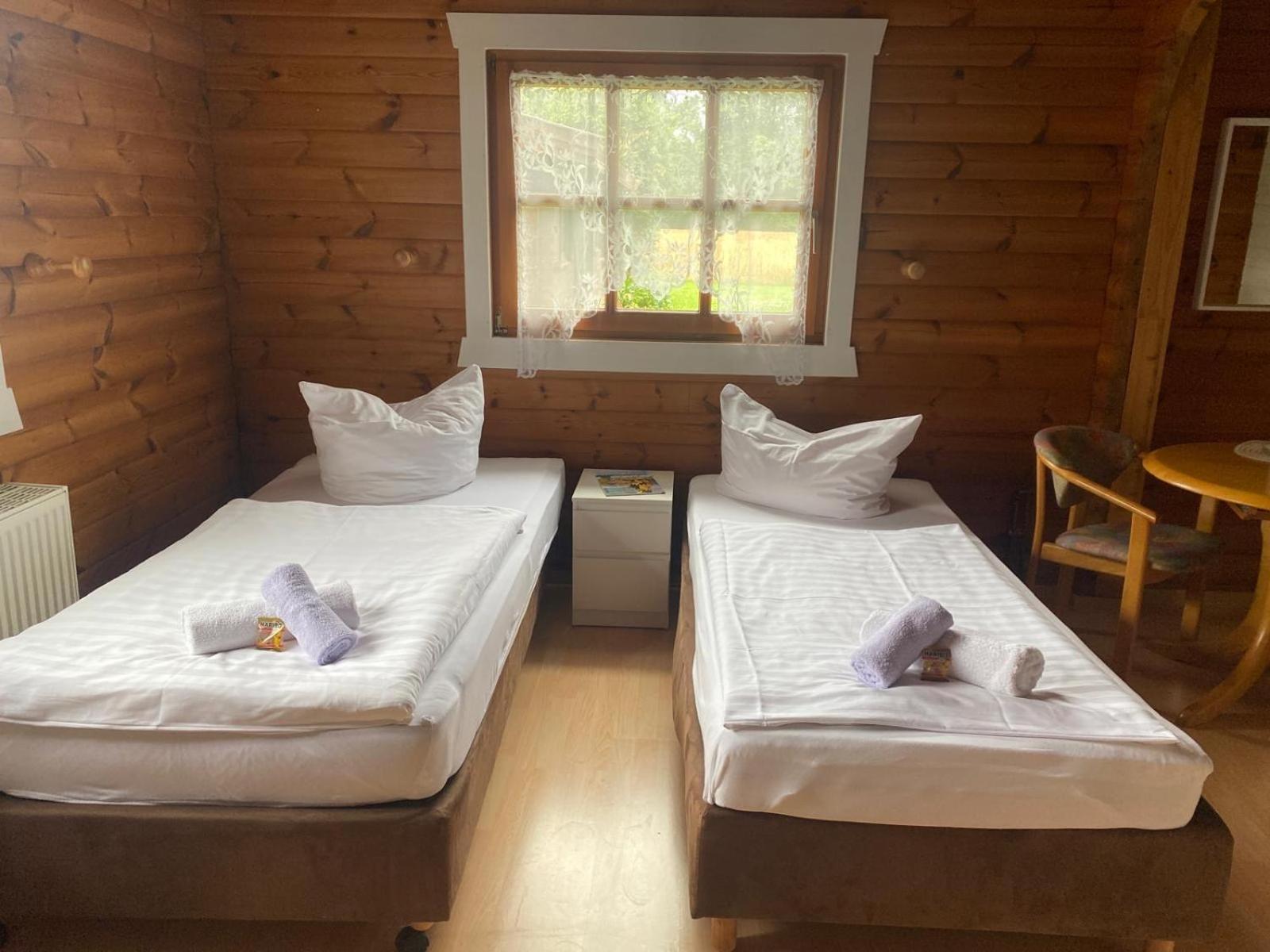 Abb Sportcenter Gaensefurth, Doppelzimmer Ohne Kueche, Standard Doppelzimmer Mit Kueche Hecklingen  Buitenkant foto