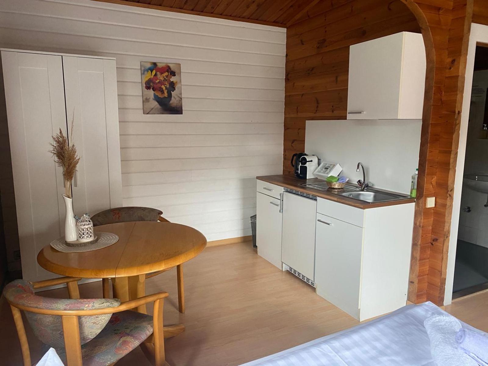 Abb Sportcenter Gaensefurth, Doppelzimmer Ohne Kueche, Standard Doppelzimmer Mit Kueche Hecklingen  Buitenkant foto